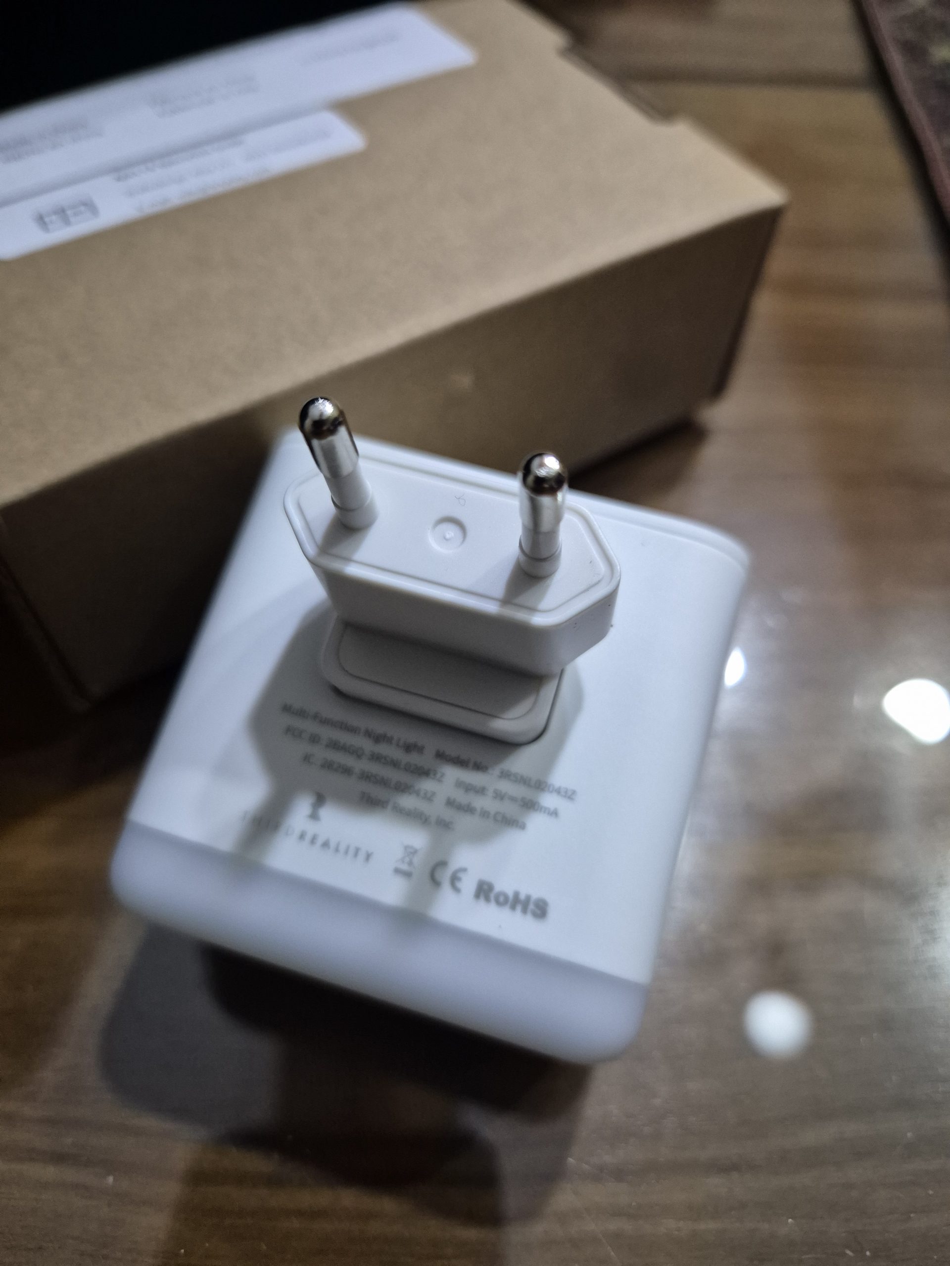 Connecteur USB-C arrière de la veilleuse Third Reality