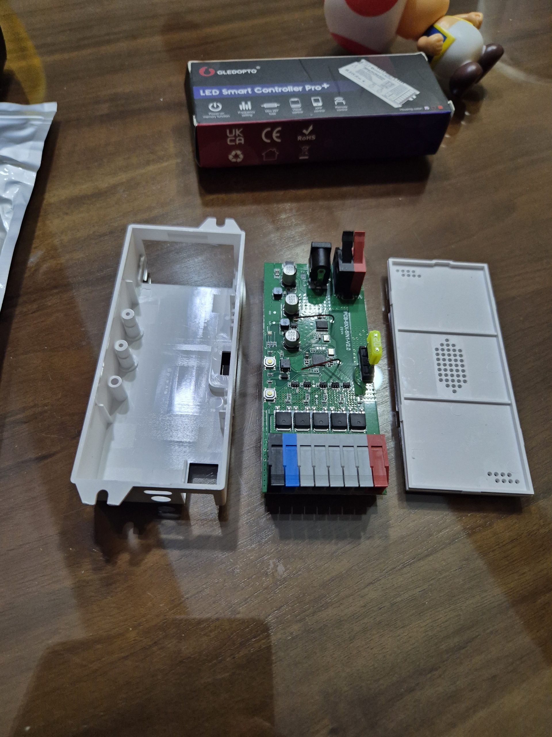 Intérieur contrôleur GL-C-601P vue 4