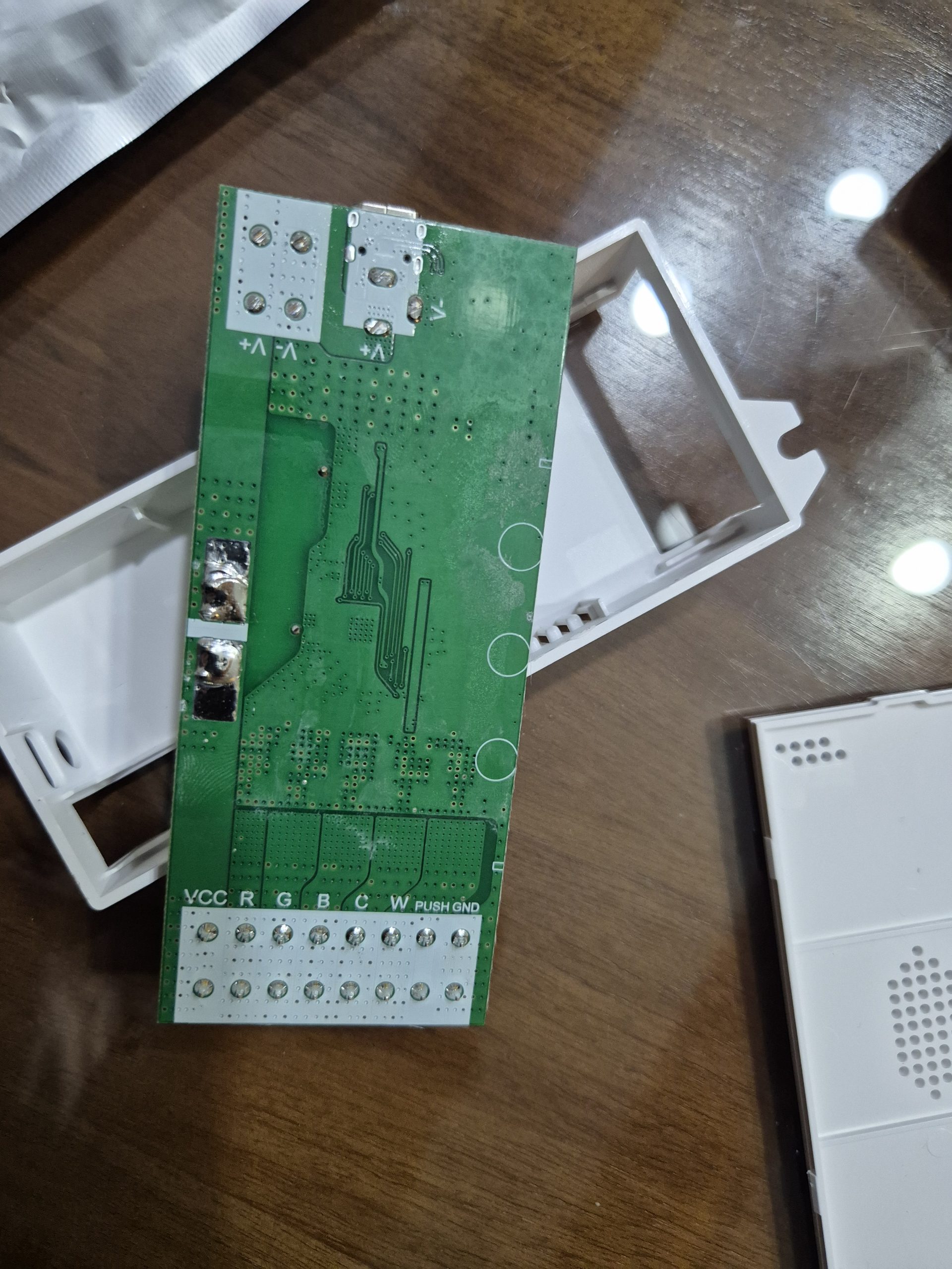 Intérieur contrôleur GL-C-601P vue 3