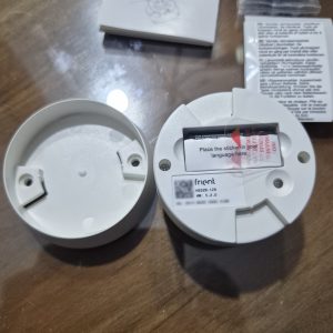 Ouverture du boîtier du détecteur de chaleur Frient